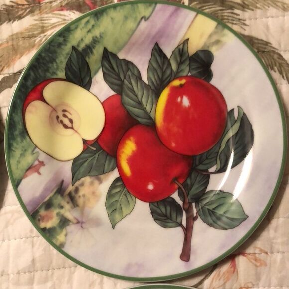 Set of four porcelain dessert plates - Picture 3 of 8